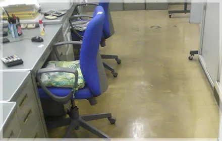 ワックス剥離クリーニングの写真